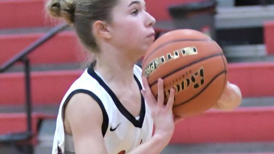 Lady Cards close out 2025 with a pair of losses