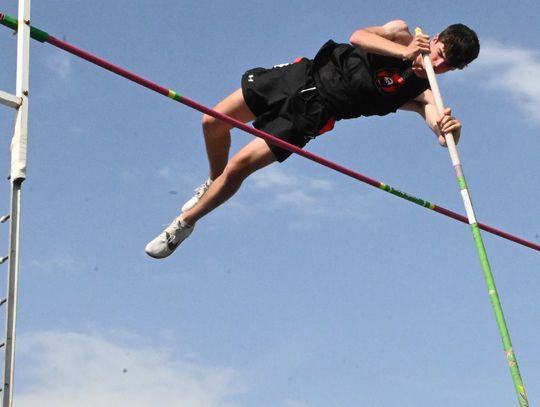 Bear golfers compete at Randolph meet
