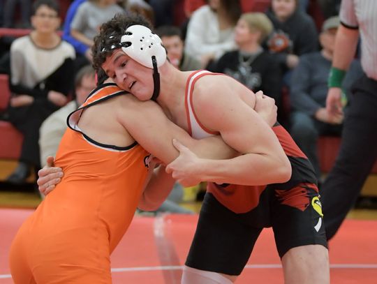 Cardinal wrestling team finishes fourth at Plainview