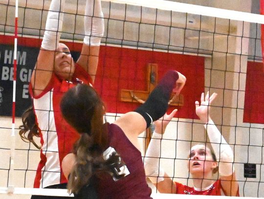 Cedar Catholic’s Elsie Kleinschmit