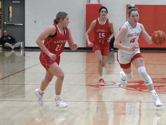 Cedar girls to host District title game Friday