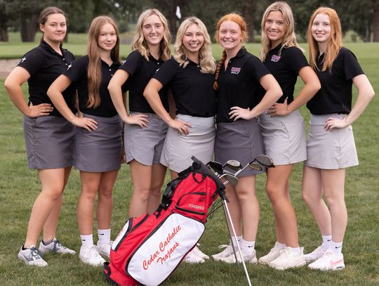 Cedar golf season ends at District meet