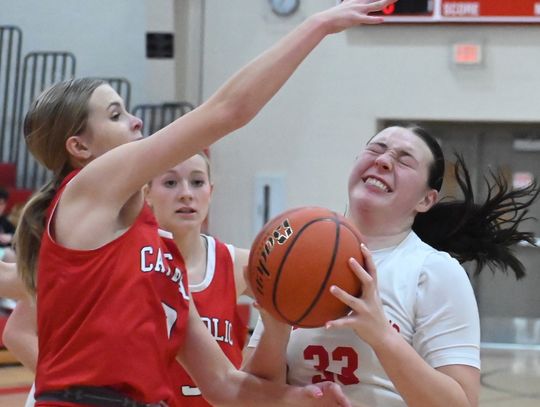 Cedar posts a 2-1 mark for the week