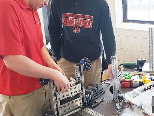 Cedar robotics program finishes out its season in Omaha