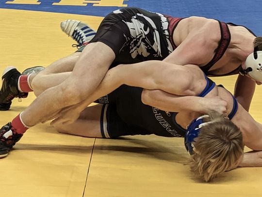 Cedar wrestlers still have a shot at medals