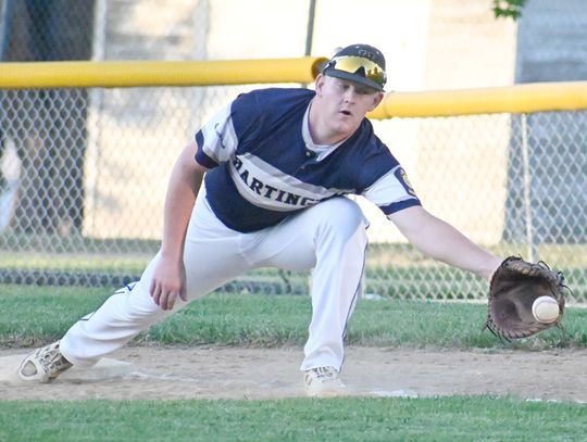 Detlefsen helps Senior Legion team pick up wins