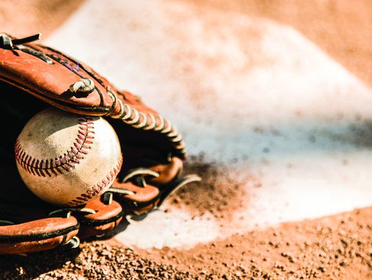 Expos take down Crofton in extra innings