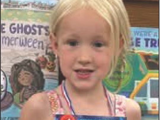 Fincher receives “1000 Books Before Kindergarten” award