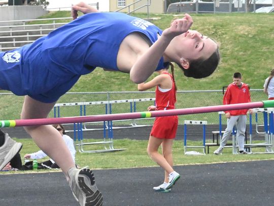 Heimes leads Wynot boys at Cedar meet