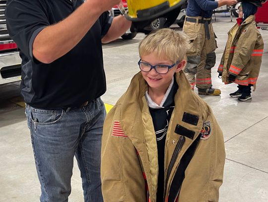 HNS Kindergarteners visit Fire Hall