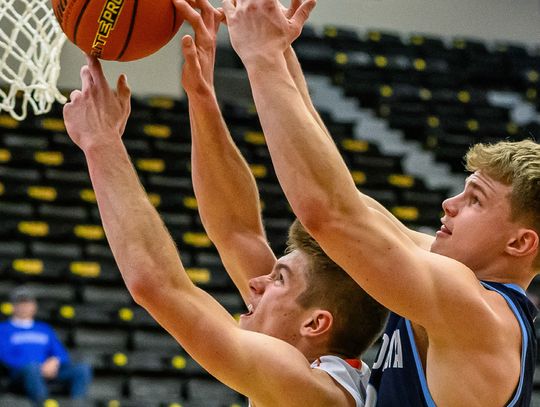 Jake Lipp claims silver for Bears