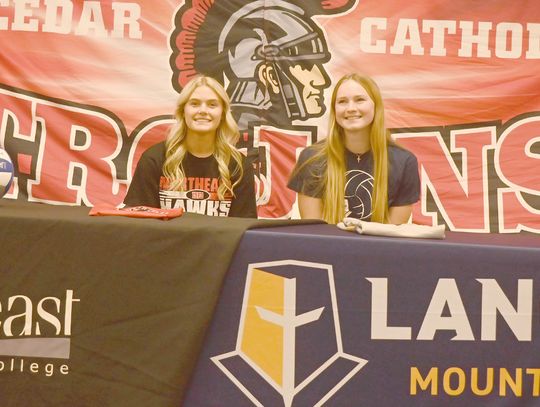 Jones, Eickhoff will play college volleyball