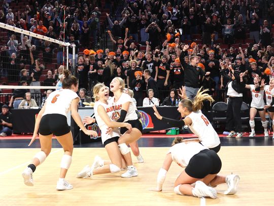 Lady Bears knock off Norfolk Catholic