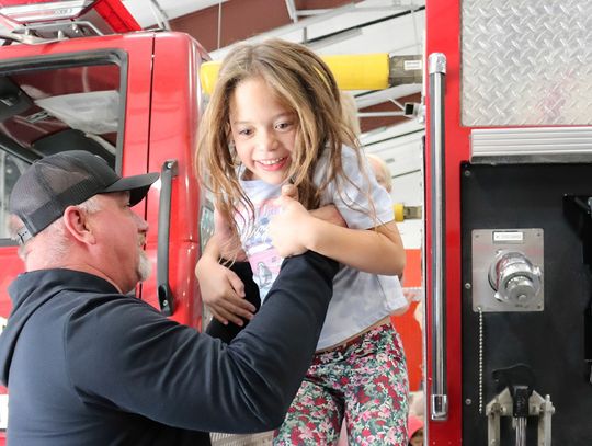 Laurel-Concord-Coleridge kindergarteners visit the Laurel firehall
