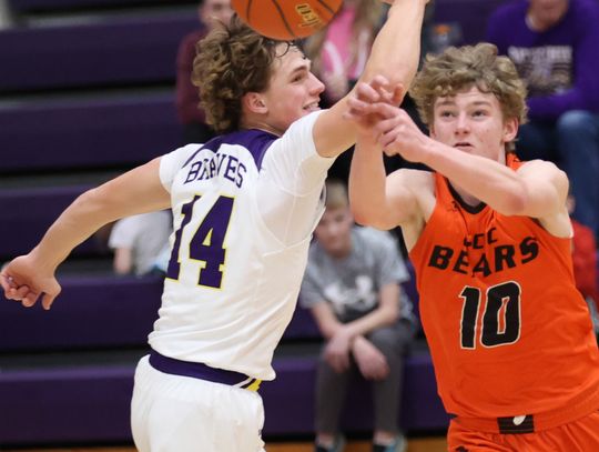 LCC Bears earn a split