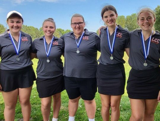 LCC golfers compete in area meets