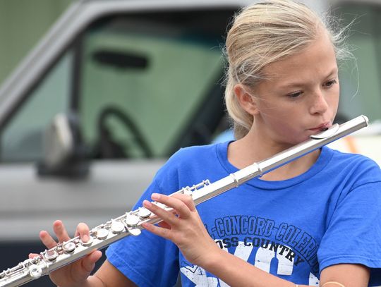 LCC Middle School holds its own Homecoming parade