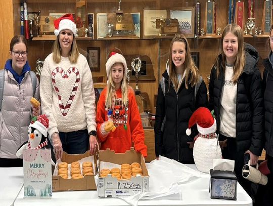 LCC PTO continues Holiday tradition with Giving Day
