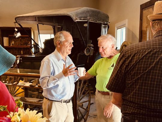 Lincoln author brings fond memories back for Hartington area residents