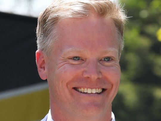 Newcastle native Matt Kneifl receives alumni achievement award from Wayne State College