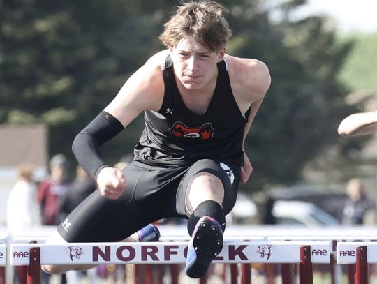 Puppe sets record, Bears post strong showing at Norfolk