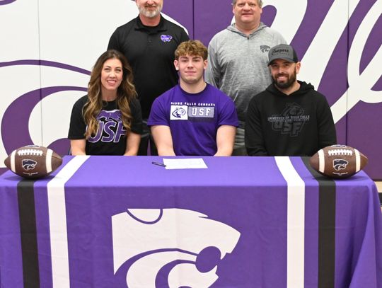 Wakeley signs Letter of Intent to play college football