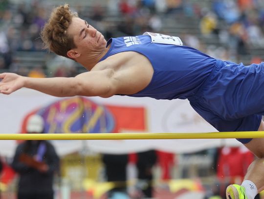 Wynot athletes compete at State