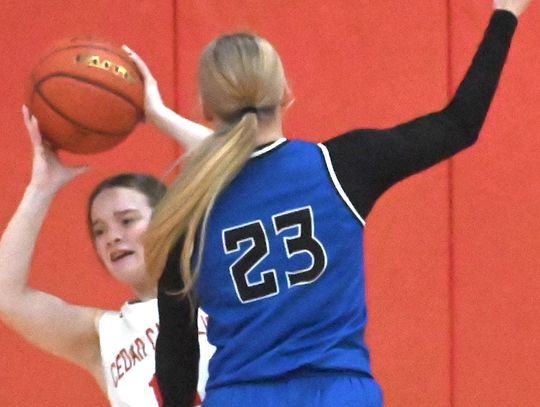Wynot girls pick up a pair of victories