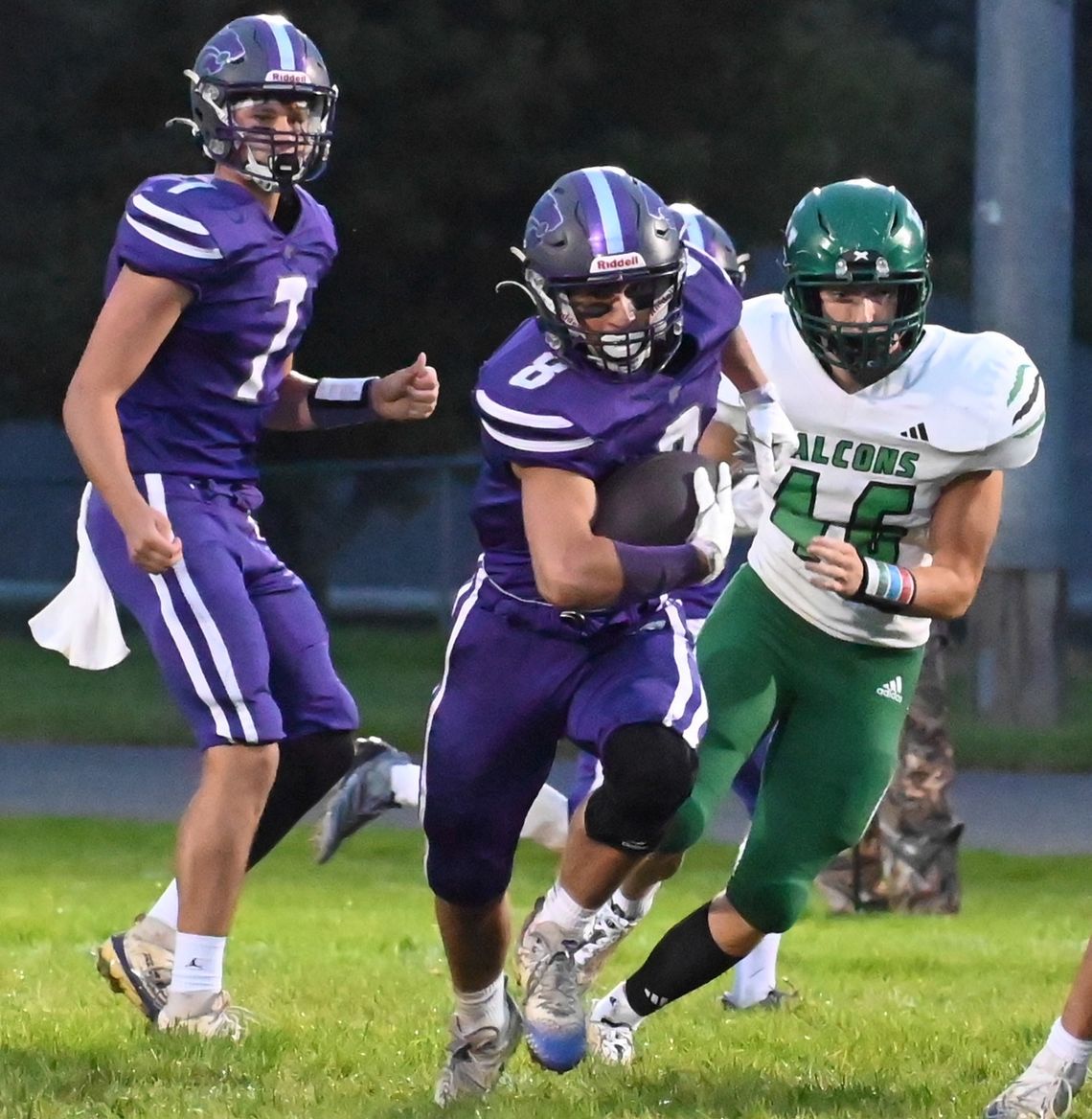 HARTINGTON — Hartington-Newcastle wasted little time taking control of its Homecoming game HARTINGTON — Hartington-Newcastle wasted little time taking control of its Homecoming game