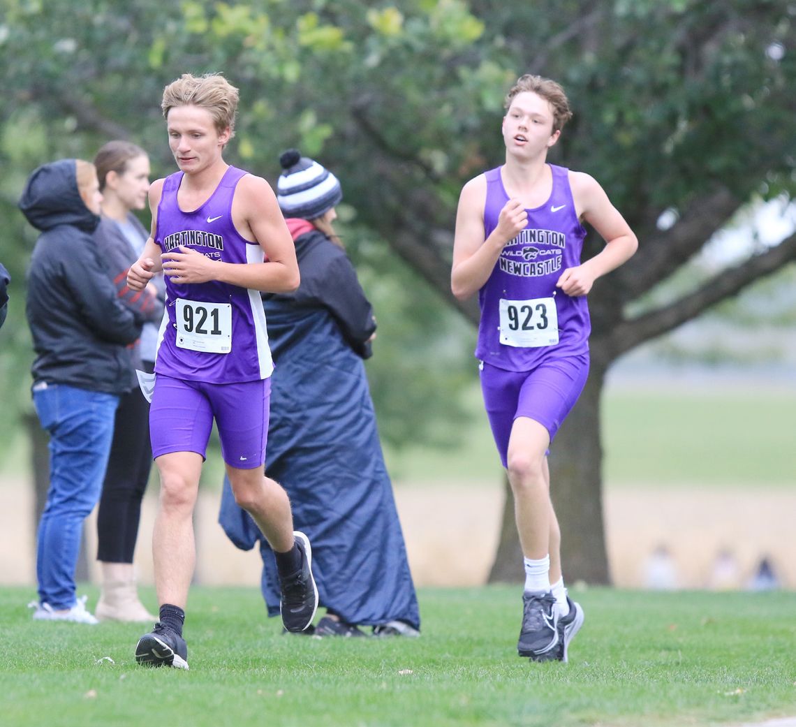 HNS girls run away with L&C title, boys are runners-up