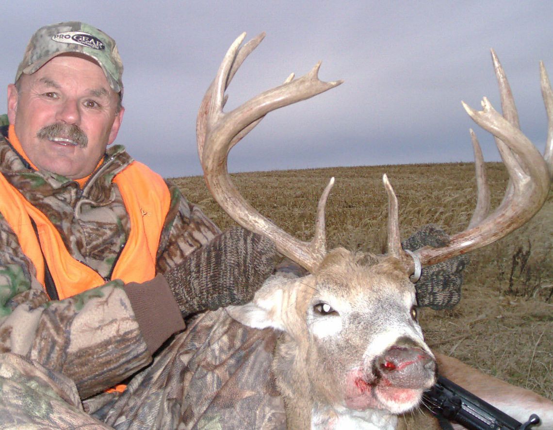 Howey hands out some of his best deer hunting tips