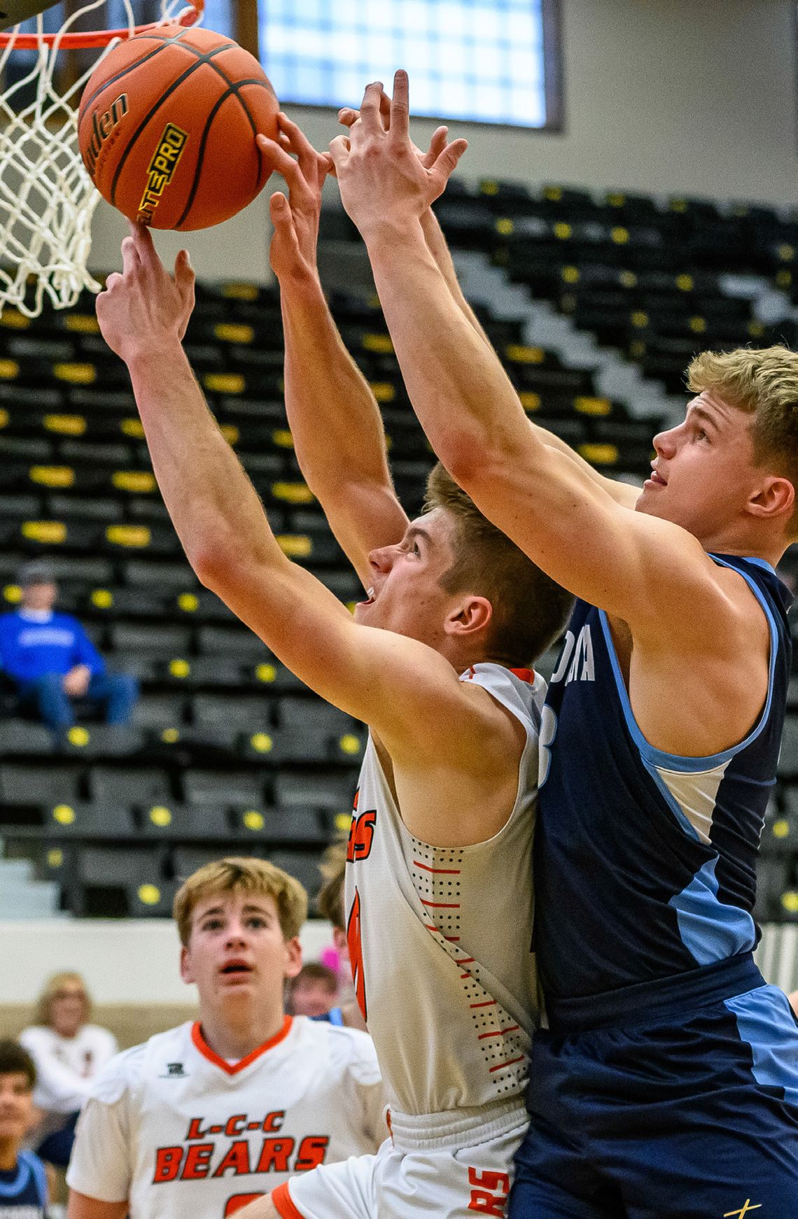 Jake Lipp claims silver for Bears