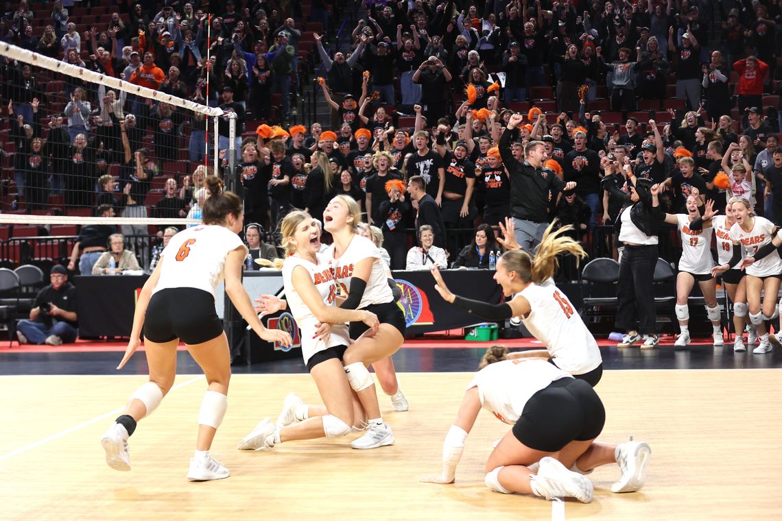 Lady Bears knock off Norfolk Catholic