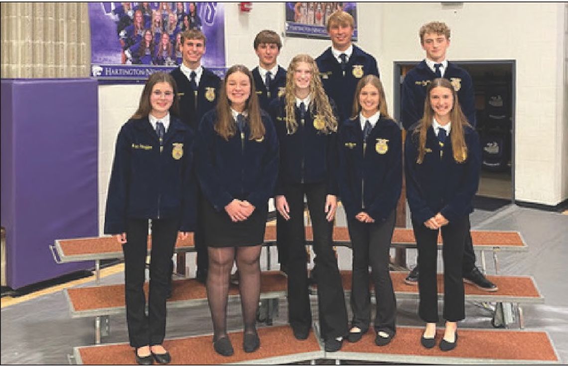 New officers are installed at FFA Chapter’s y ear-end banquet