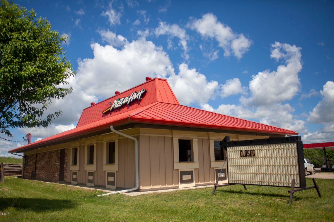 New restaurant to open in old Pizza Hut building