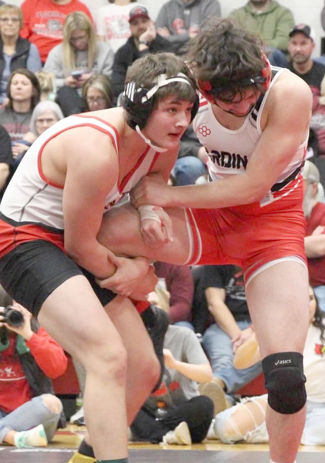 Two Cardinal wrestlers headed to state mat