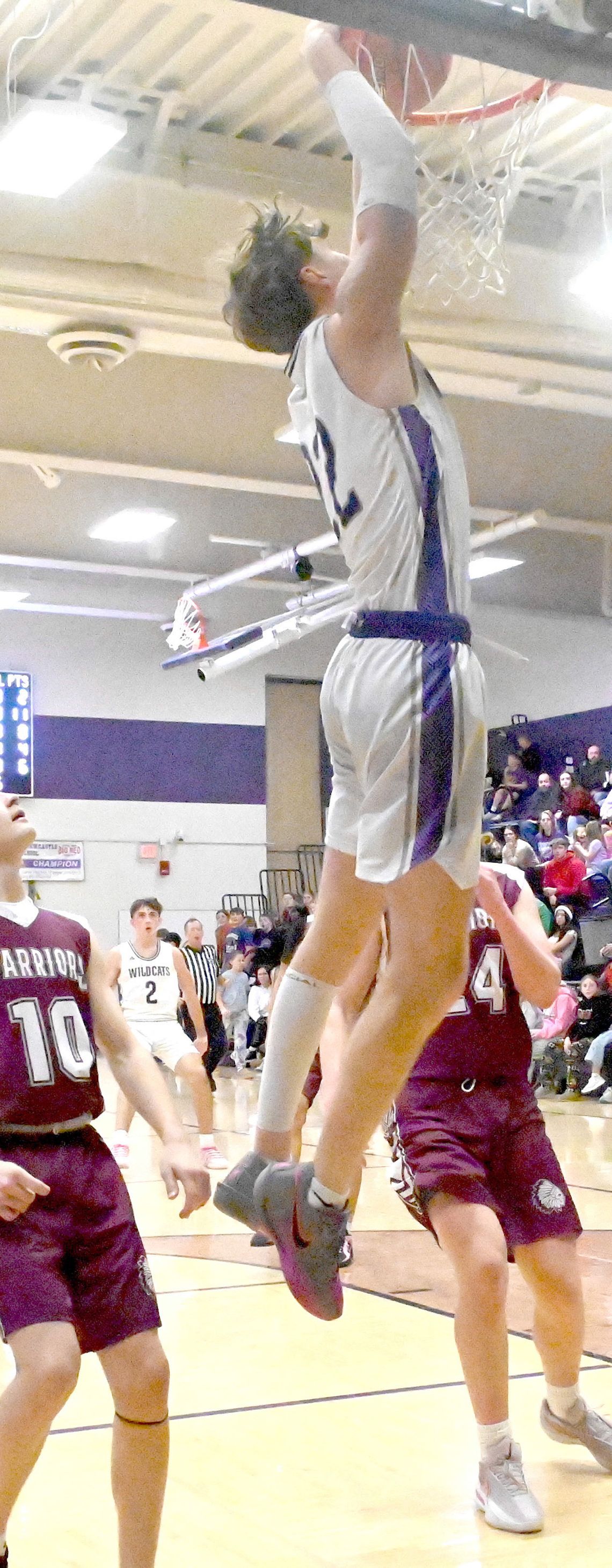 Wildcats close out week with 2-1 mark