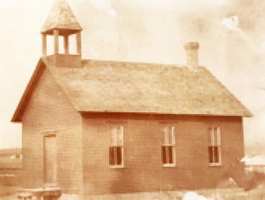 ThishistoricalpictureshowsSt.JohnLutheranChurch’sfirstbuilding in1898.Thispictureisincludedinchurchhistorybookletswhich will be sold as part of the Q125 festivities this weekend.