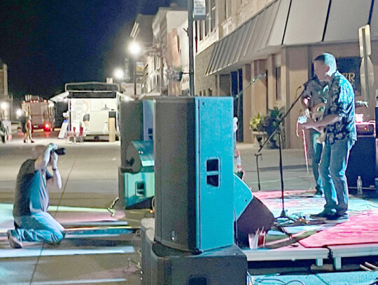 Hartington Dayz started out with kids’ activities located in the parking lot of Kruse True Value. Putting ski ball was very popular with the kids who attended. Kids also used all their muscles to try and ring the bell and win a prize. Other activities i